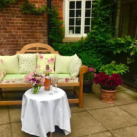 The Old Rectory - Valley View Room In Private Home Stockton-on-Teme Экстерьер фото
