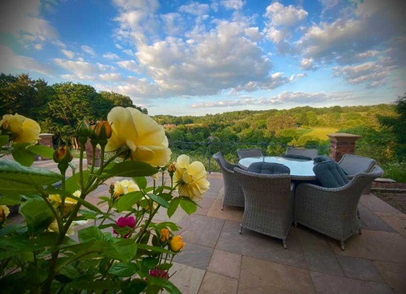 The Old Rectory - Valley View Room In Private Home Stockton-on-Teme Экстерьер фото